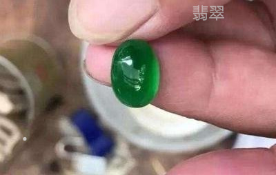 翡翠小绿蛋戒指镶嵌款式