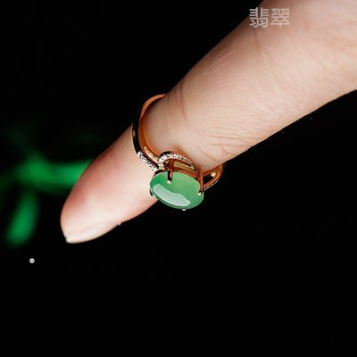 玻璃种翡翠戒指大小尺寸